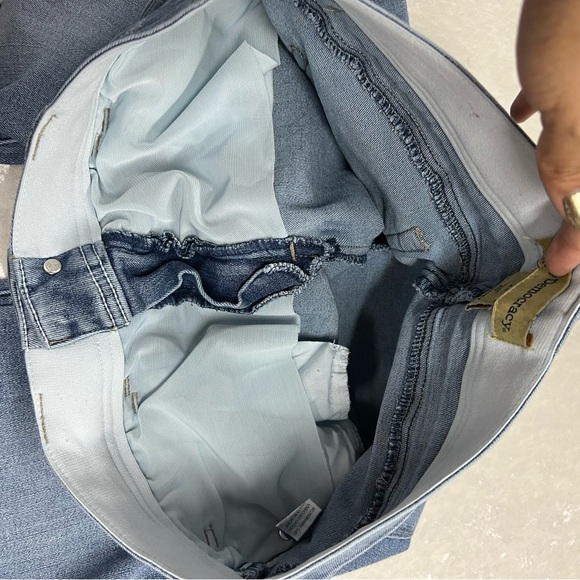 DEMOCRACY "AB" Technology size 10 Womens Raw Hem Blue Denim distressed Jeans - Picture 7 of 16